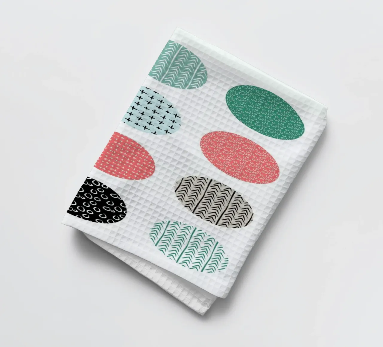 Patterned dots theedoek van Maria Kritzas