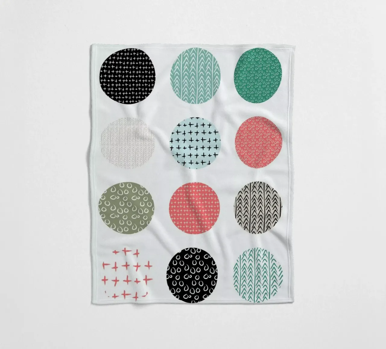 Patterned dots Fleecedecke von Maria Kritzas