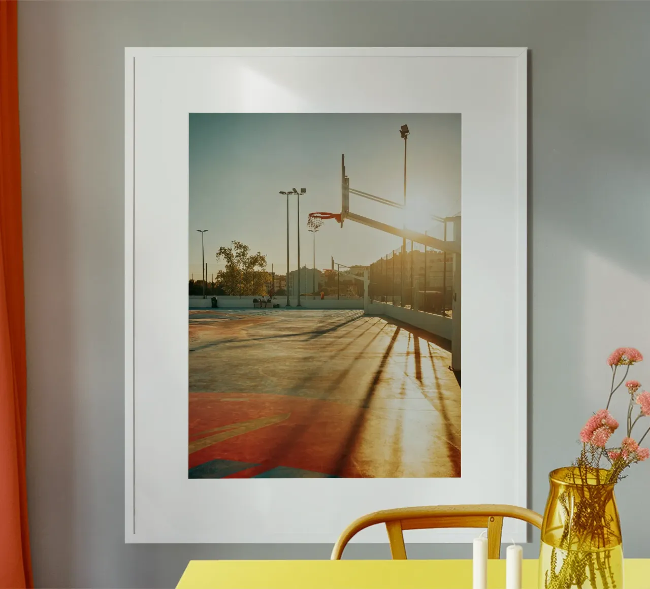 Golden Hour Basketball poster con telaio in legno da Thilo Grøsch