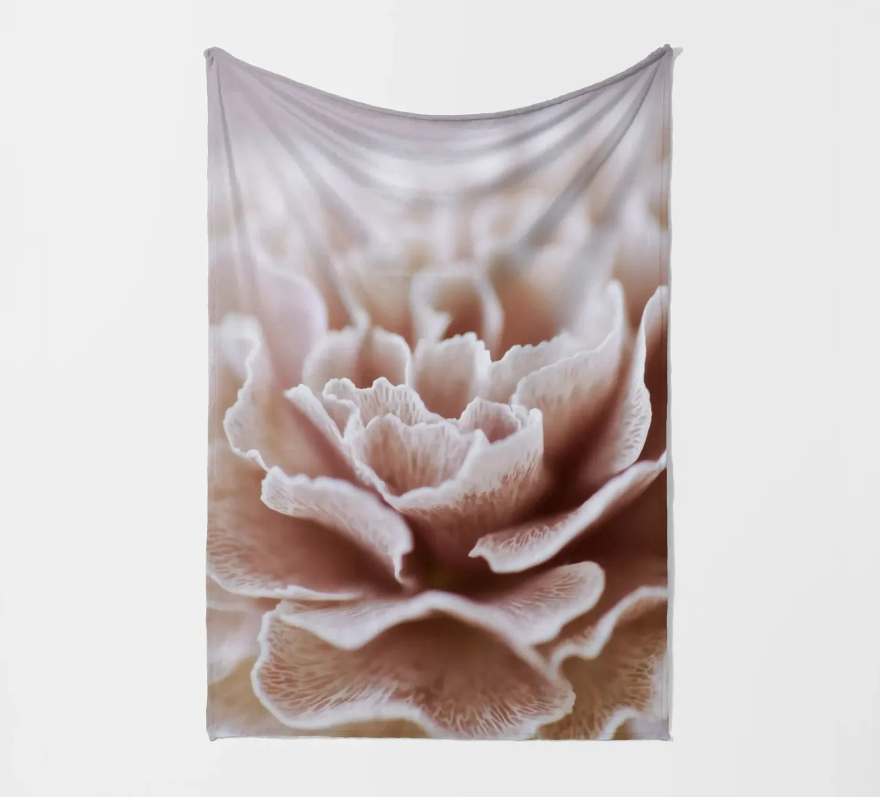 Fragile Bloom No 02 coperta in pile da treechild