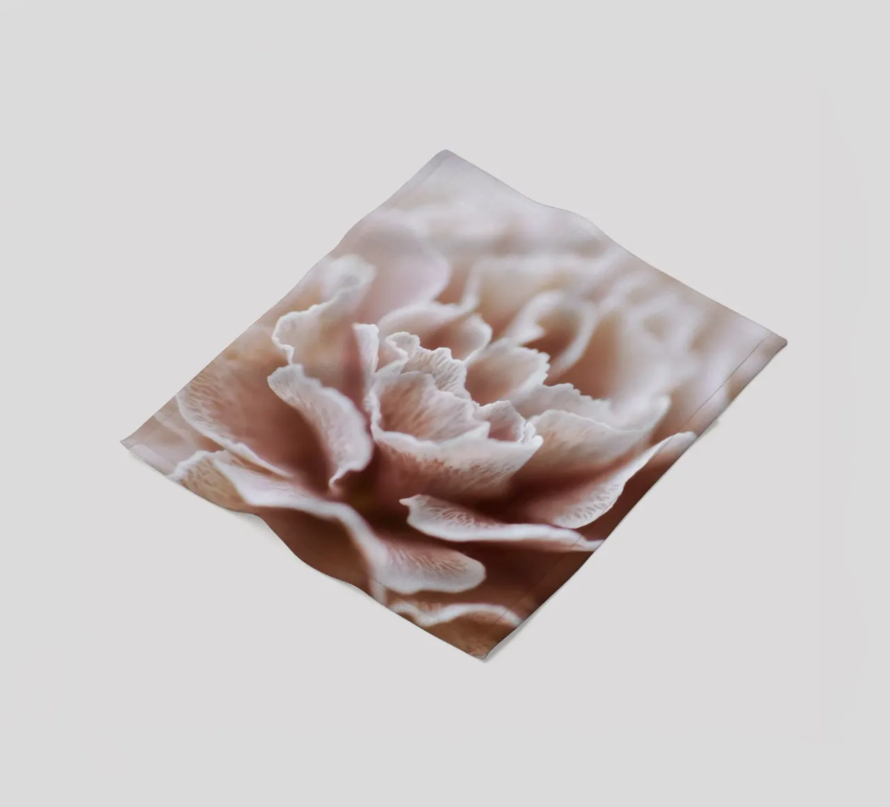 Fragile Bloom No 02 coperta in pile da treechild