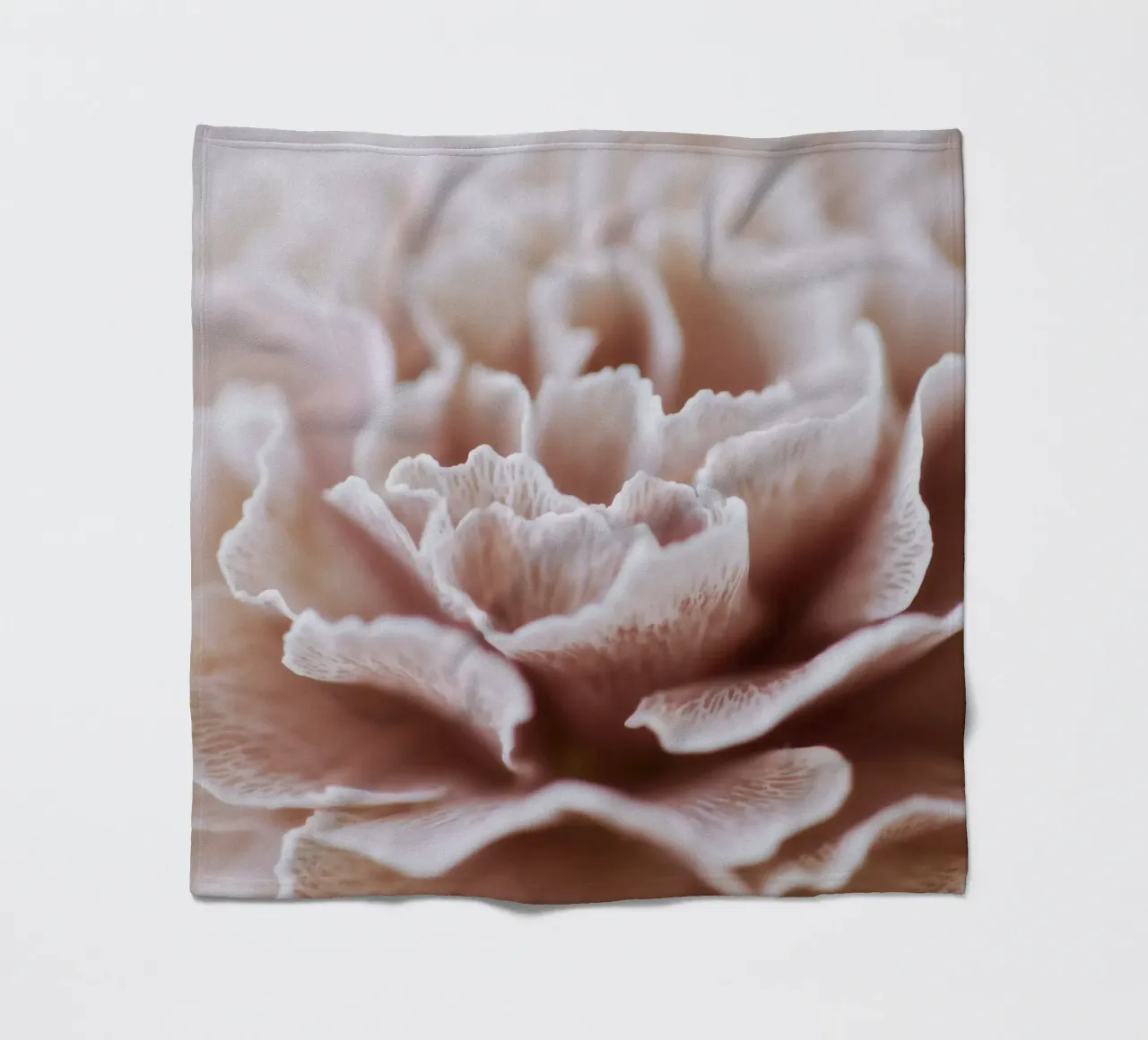 Fragile Bloom No 02 coperta in pile da treechild