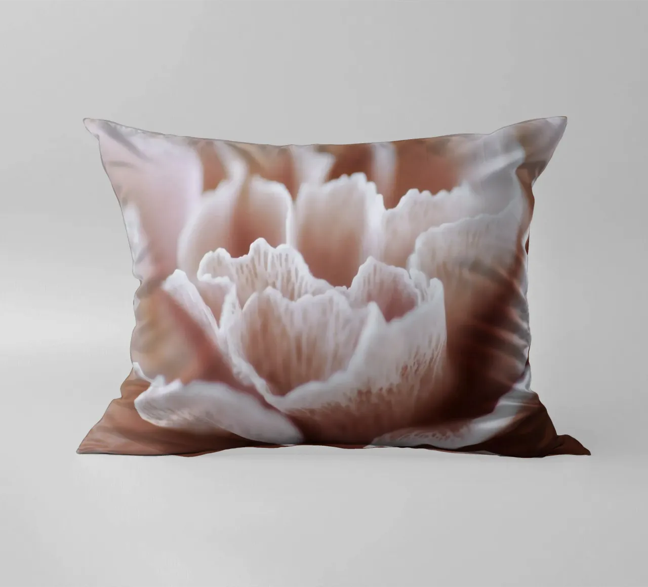 Fragile Bloom No 02 cuscino da treechild