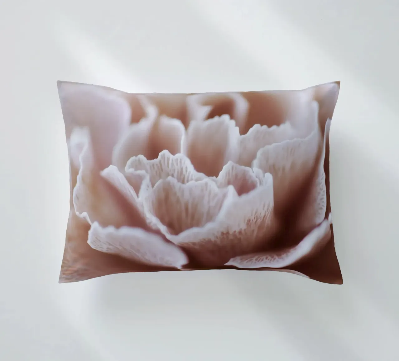 Fragile Bloom No 02 cuscino da treechild