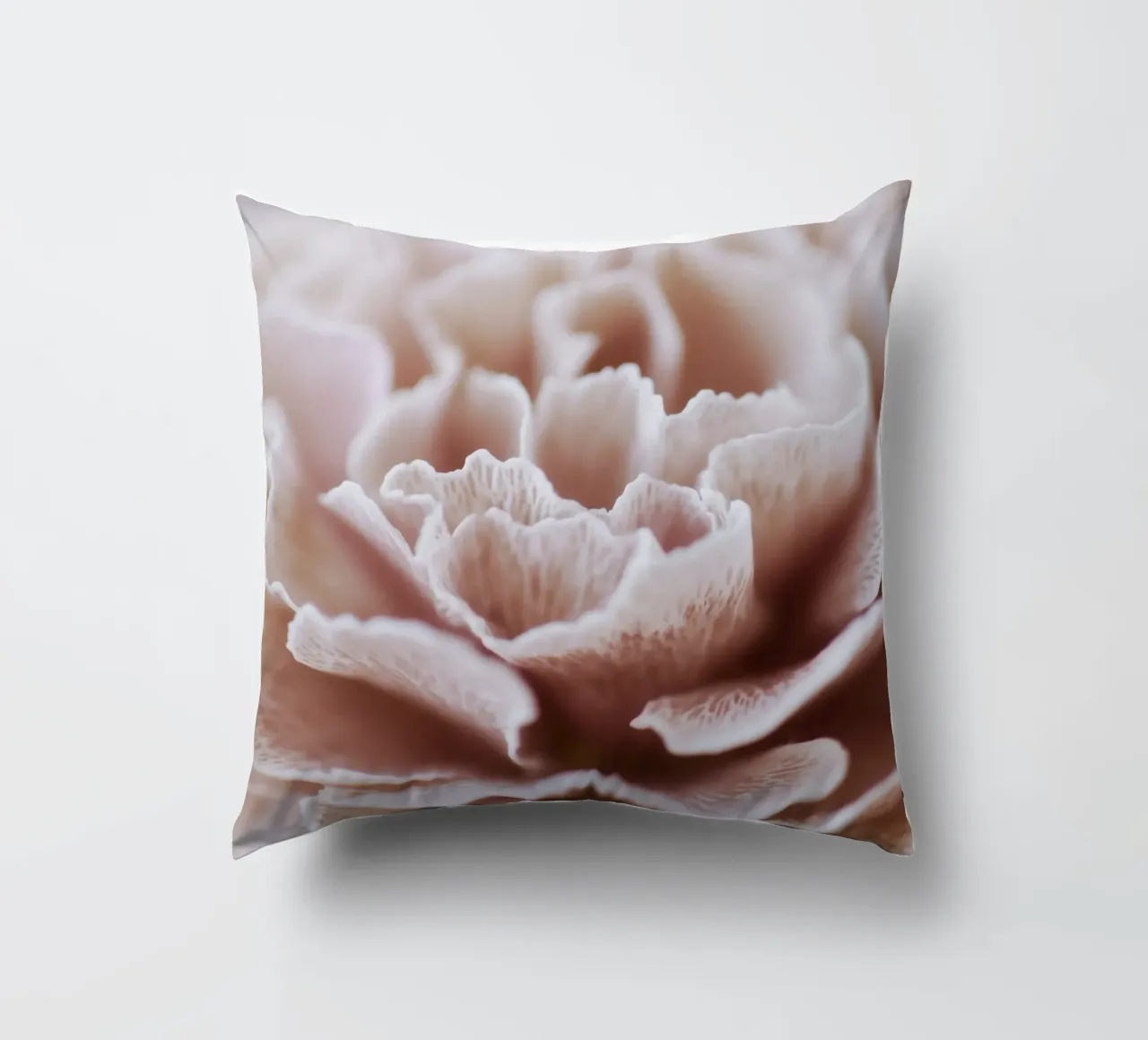 Fragile Bloom No 02 cuscino da treechild