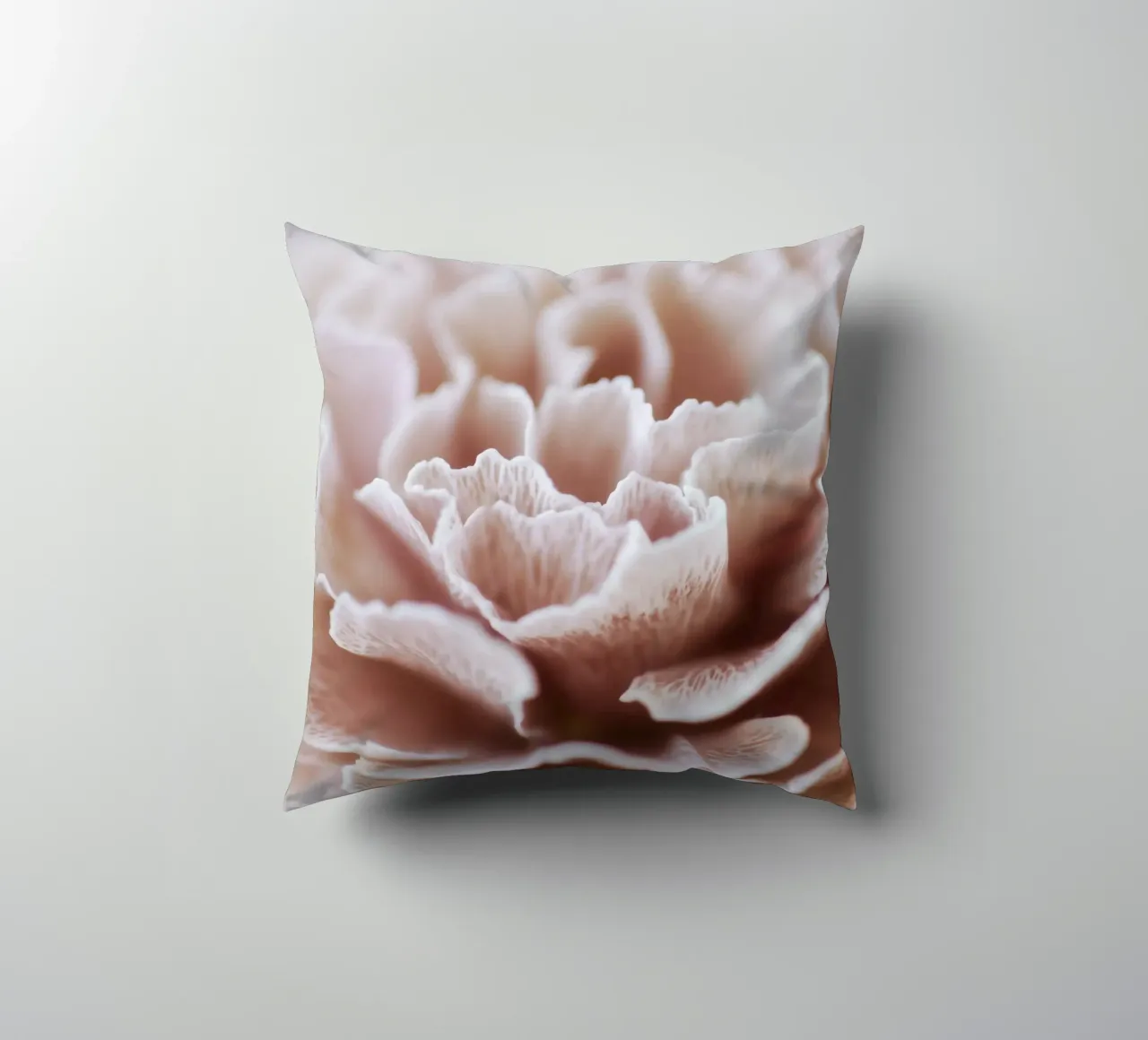 Fragile Bloom No 02 cuscino da treechild