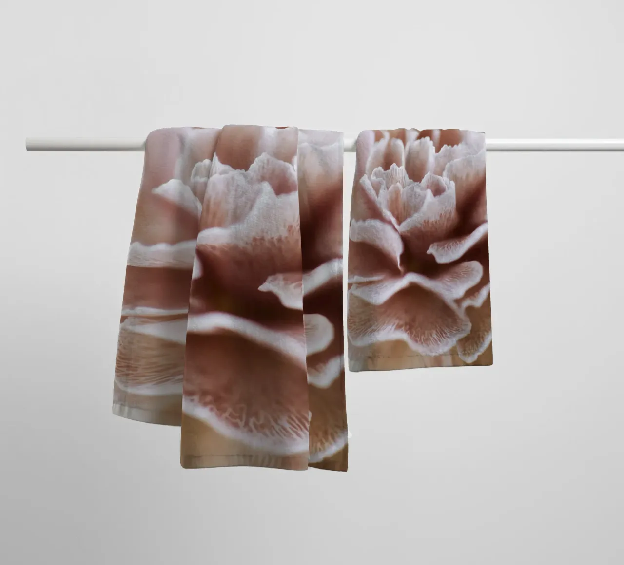 Fragile Bloom No 02 asciugamano da bagno da treechild