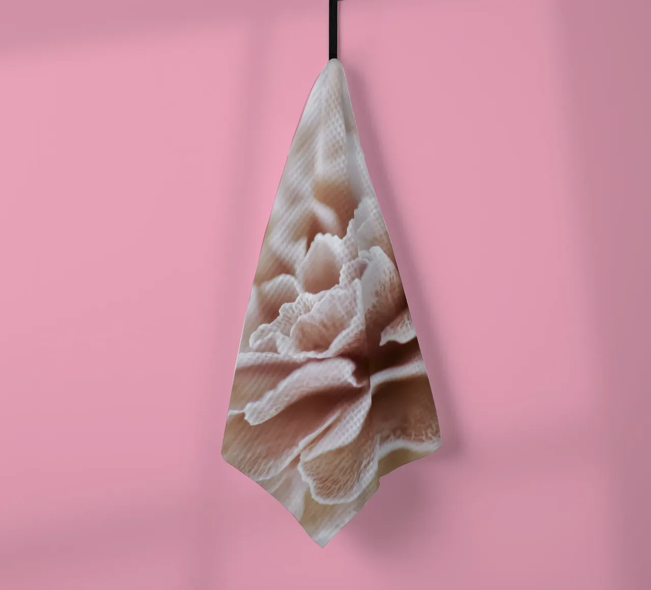 Fragile Bloom No 02 canovaccio da cucina da treechild