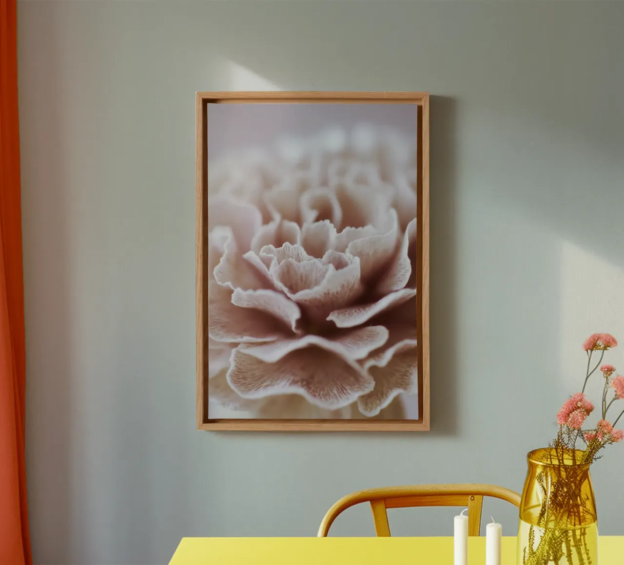 Fragile Bloom No 02 tela con Cornice a cassetta da treechild