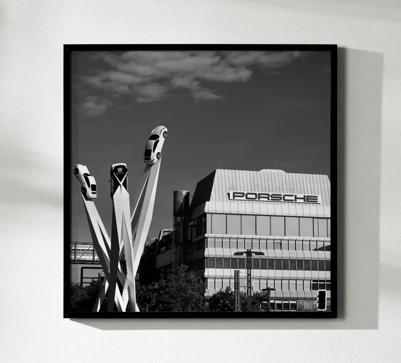 Musée Porsche à Stuttgart Poster von Atelier Fabe