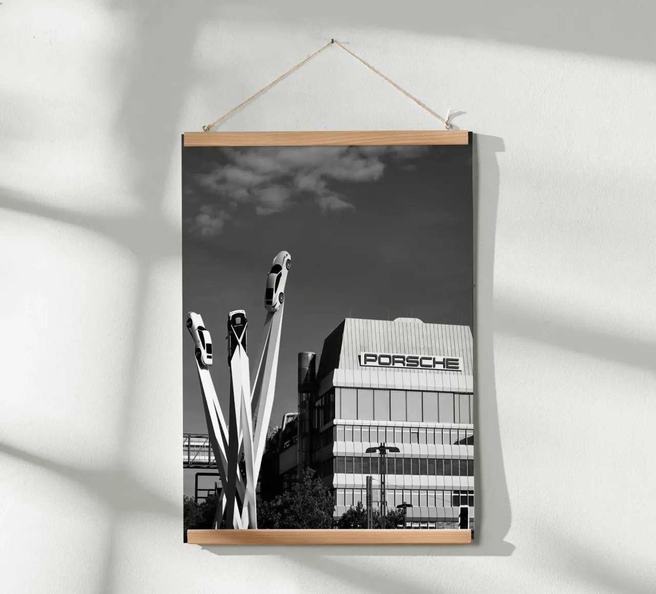 Musée Porsche à Stuttgart Poster von Atelier Fabe