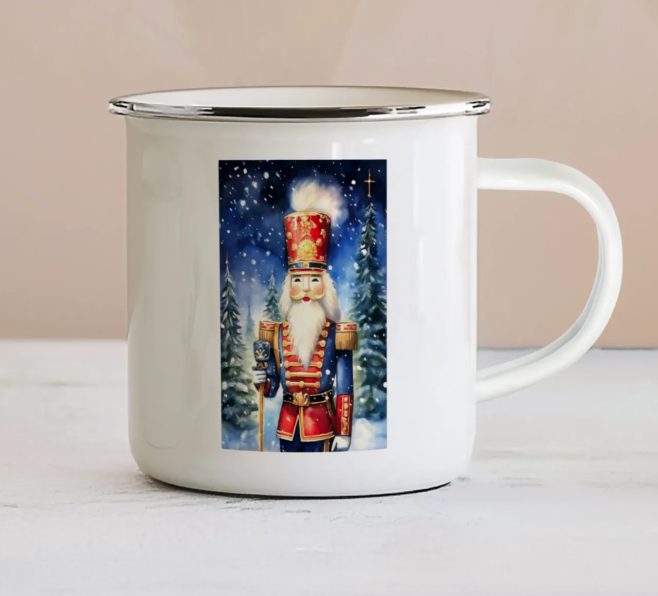 Schiaccianoci di Natale tazza in smalto da Fleur de Lys