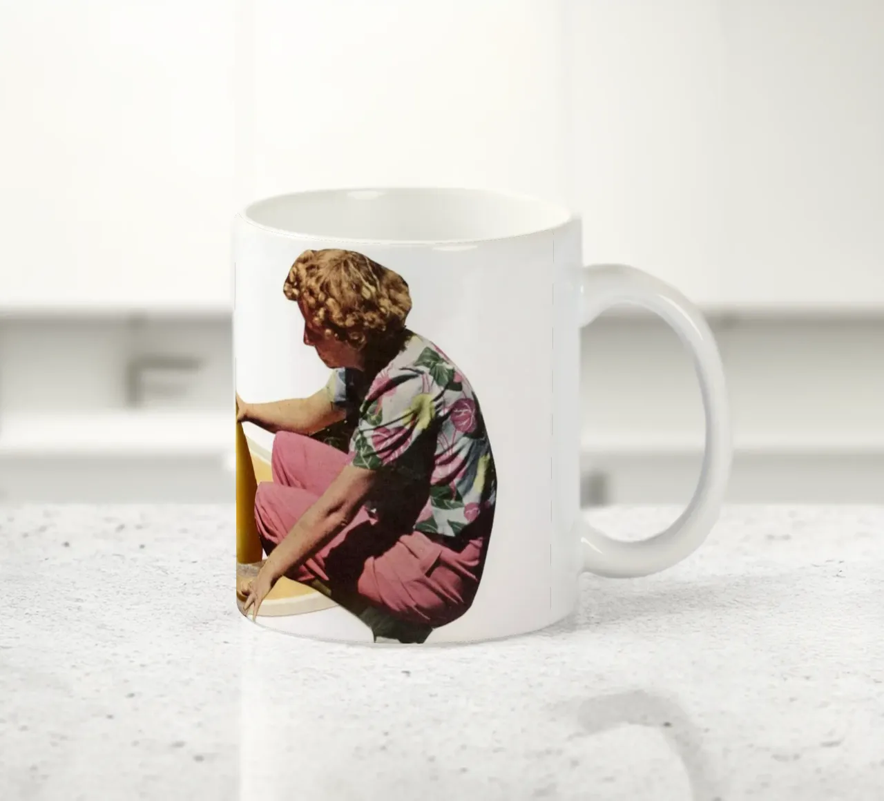 Assistenza a Saturn tazza in ceramica da Cassia Beck Collage