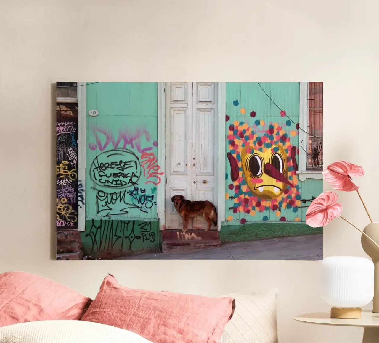 Hond en gekleurde muur canvas met Baklijst van LinaTravels