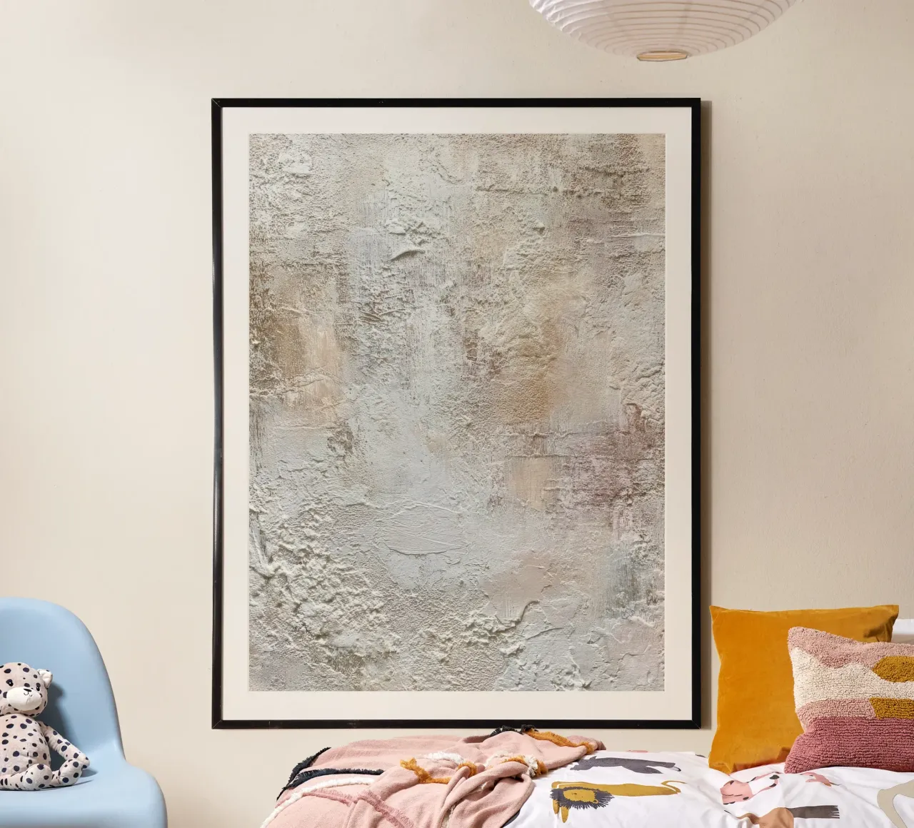 Peinture abstraite texturée dans des tons neutres et terreux poster avec cadre en plastique de Artbyvo