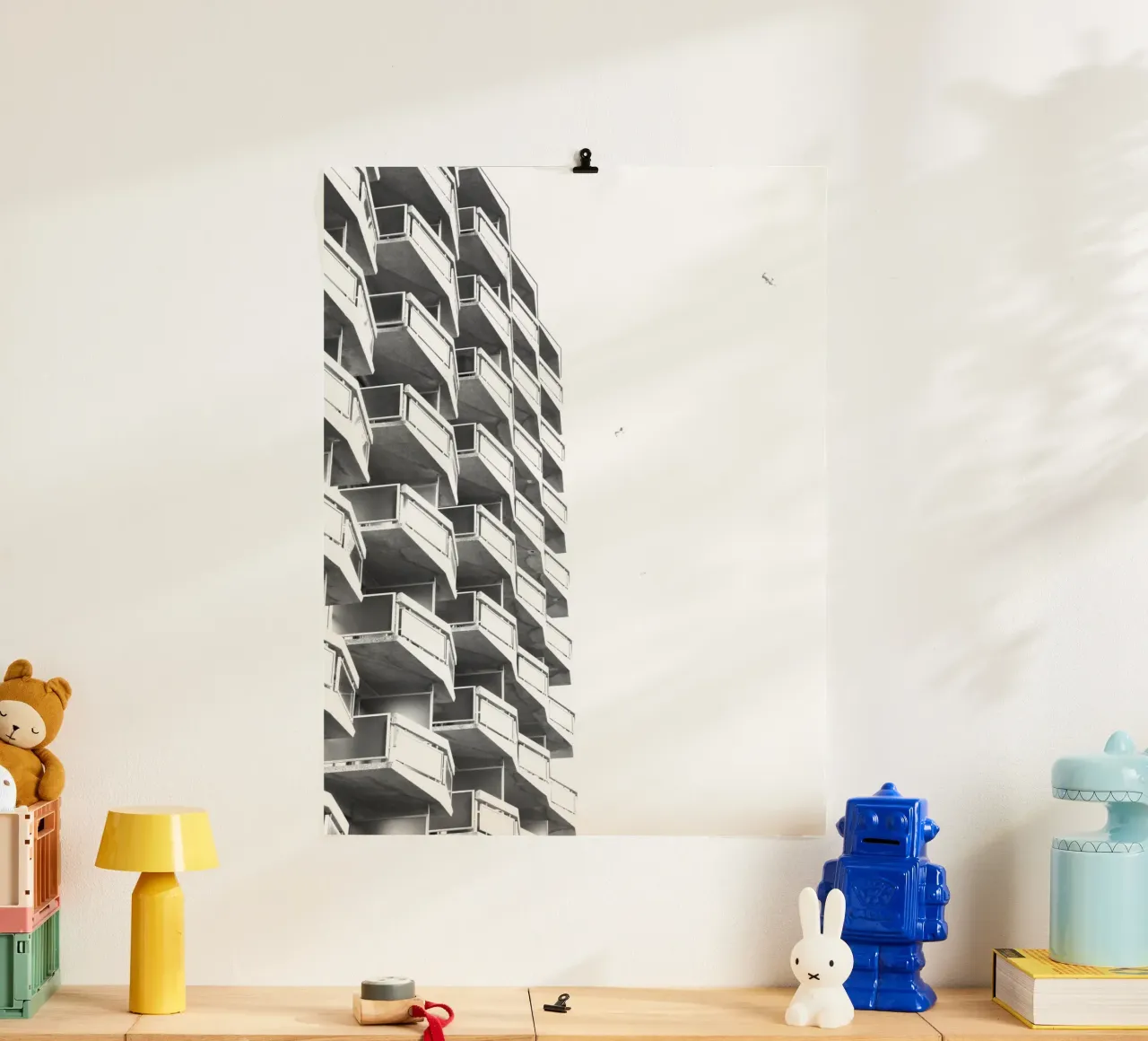 oostendewhite Poster mit Kunststoffrahmen von DragonFly