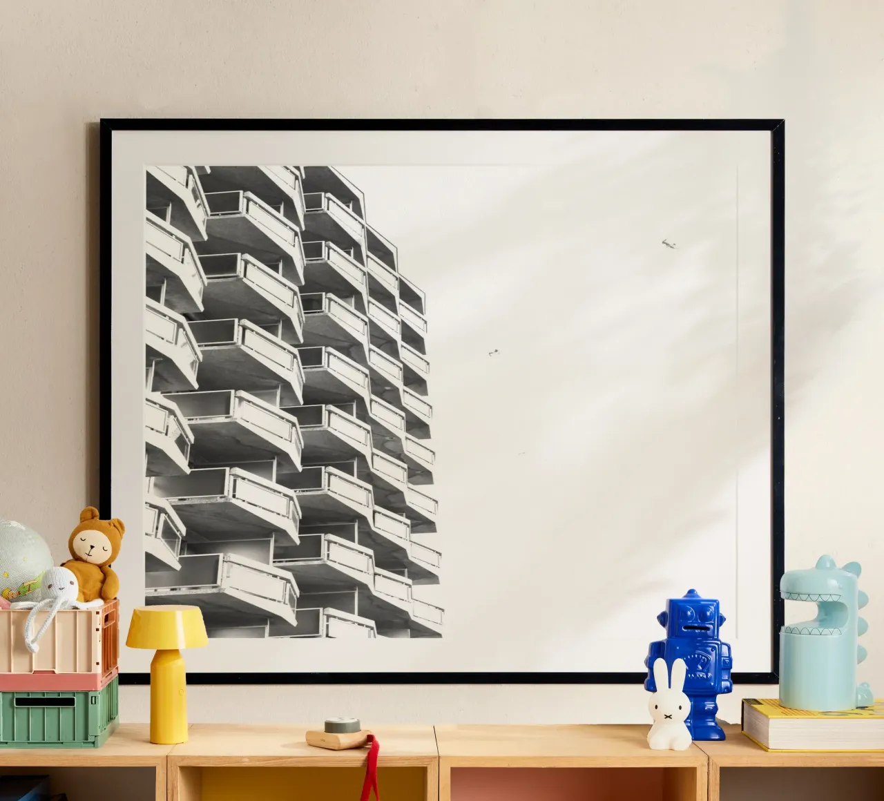 oostendewhite Poster mit Kunststoffrahmen von DragonFly