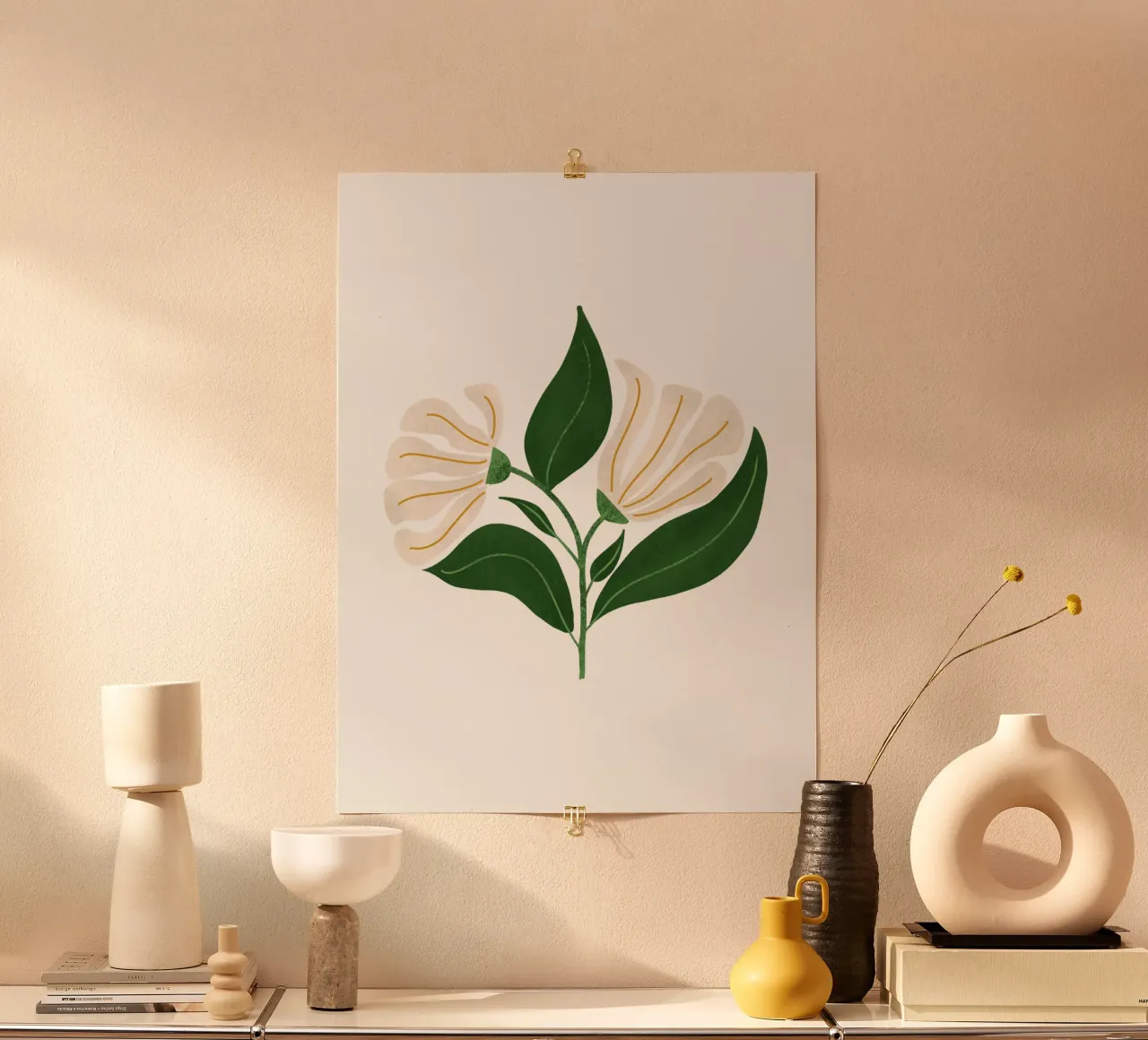 Fiori crema retrò anni '70 su blu avocado retrò - Vintage in grassetto poster con telaio in legno da susanacosta