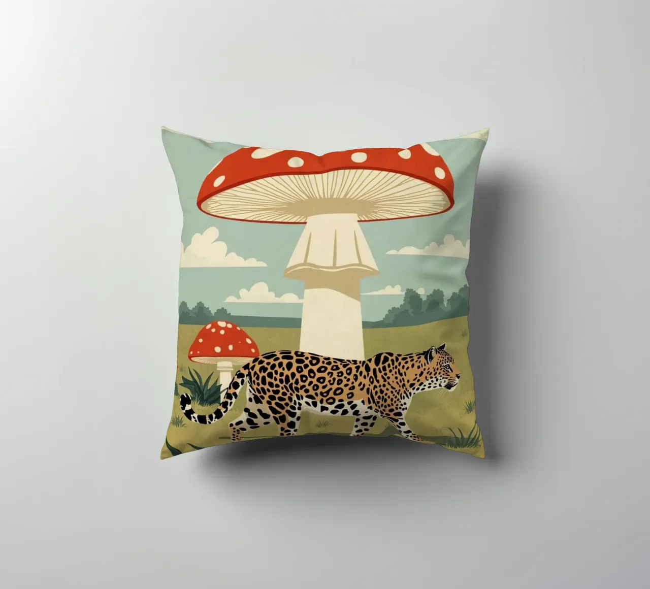 Giaguaro e funghi maculati in un campo cuscino da DesignDoodle