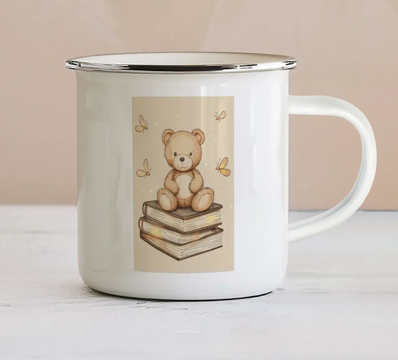 Orsetto su una pila di libri tazza in smalto da pixelbull - medieval art and more