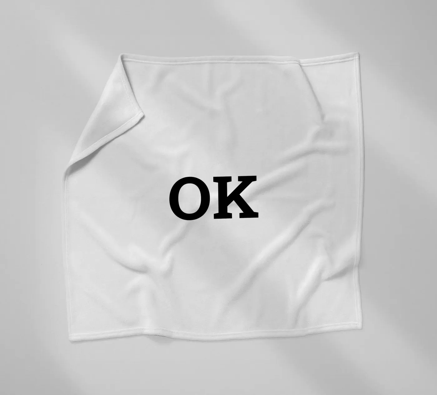 OK, minimal Typografie Poster in Schwarz-Weiss Fleecedecke von RB-Quotes