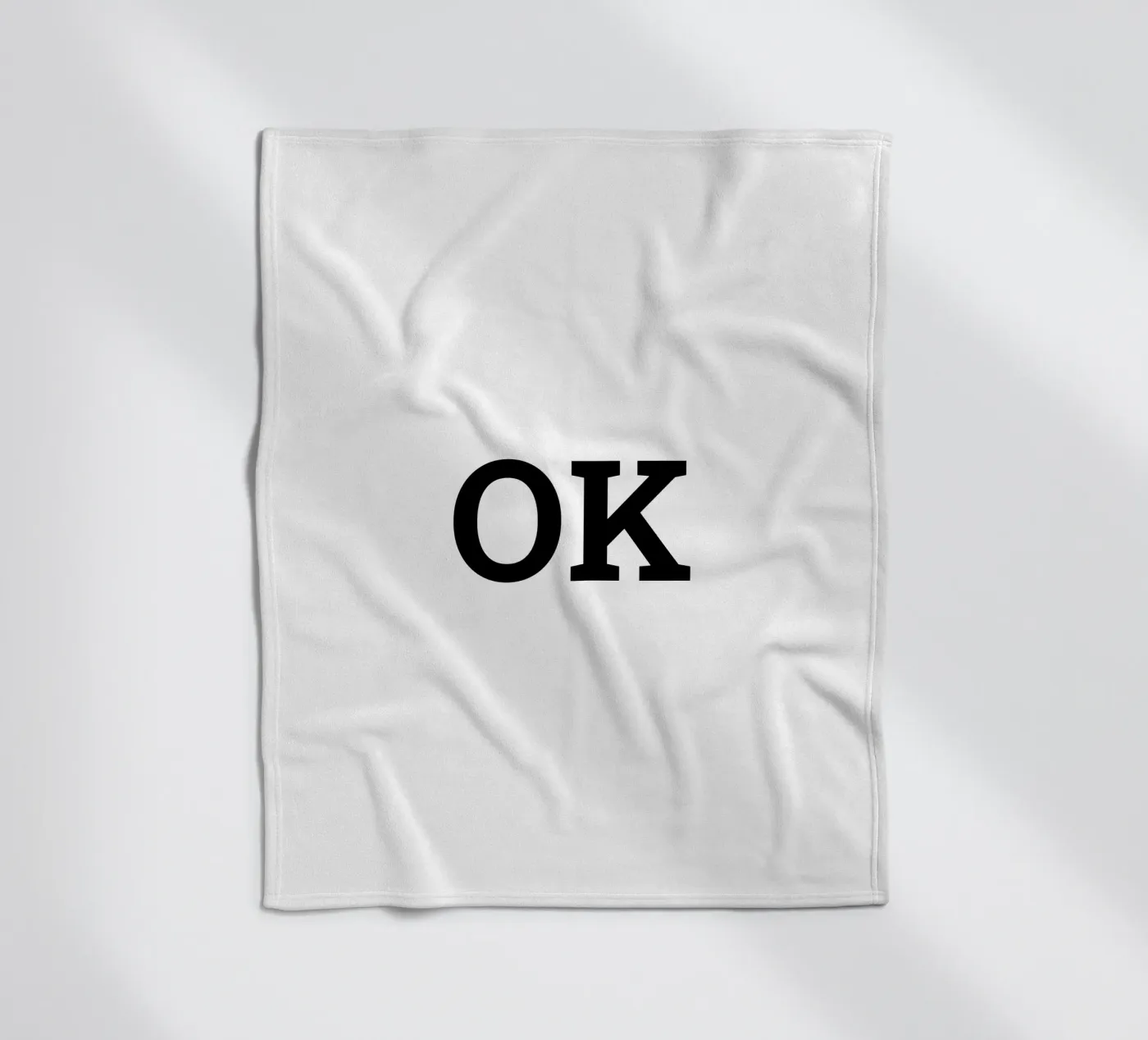 OK, minimal Typografie Poster in Schwarz-Weiss Fleecedecke von RB-Quotes
