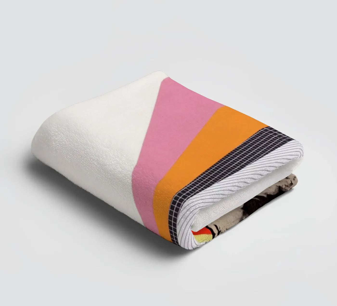 Uitbarsting badhanddoek van Cassia Beck Collage