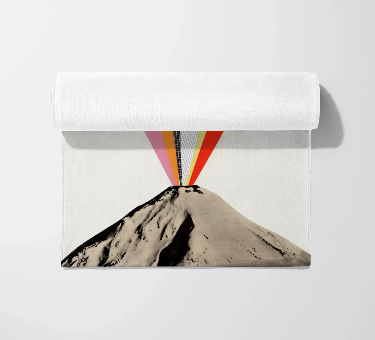 Eruzione telo mare da Cassia Beck Collage