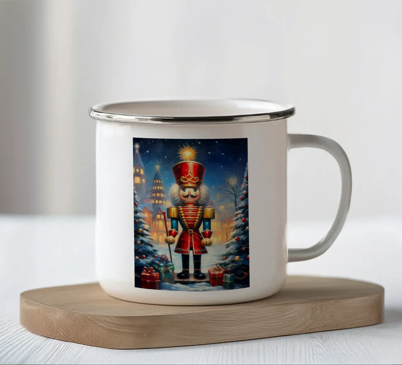 Schiaccianoci di Natale tazza in smalto da Fleur de Lys