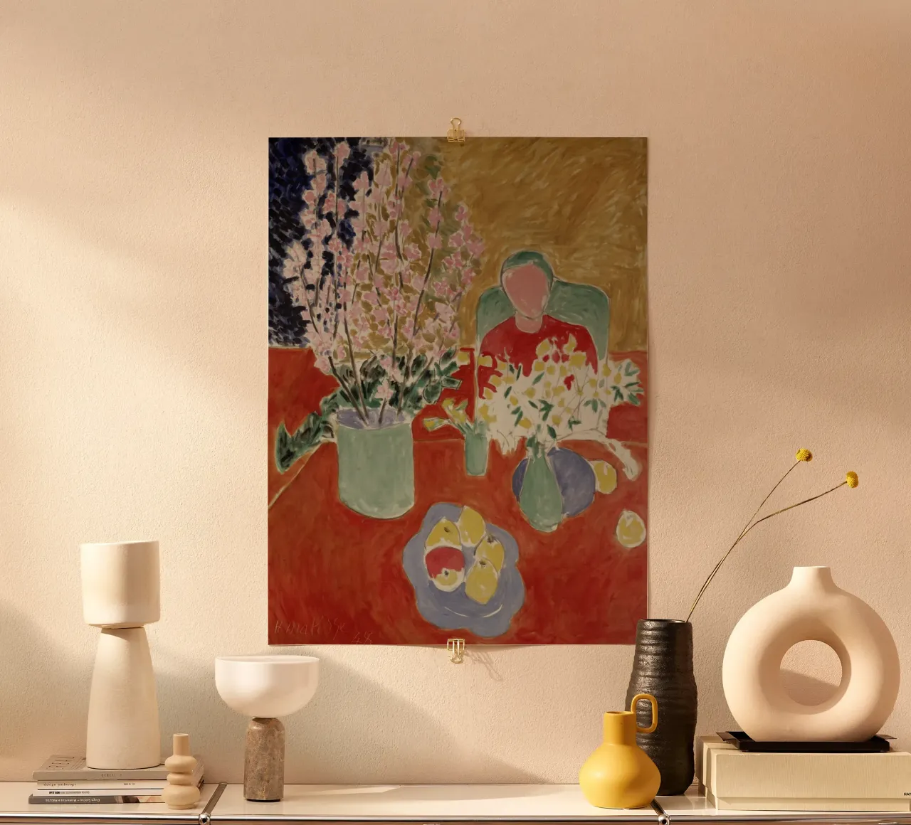 vaso di fiori e frutta sul tavolo poster da briyan shop