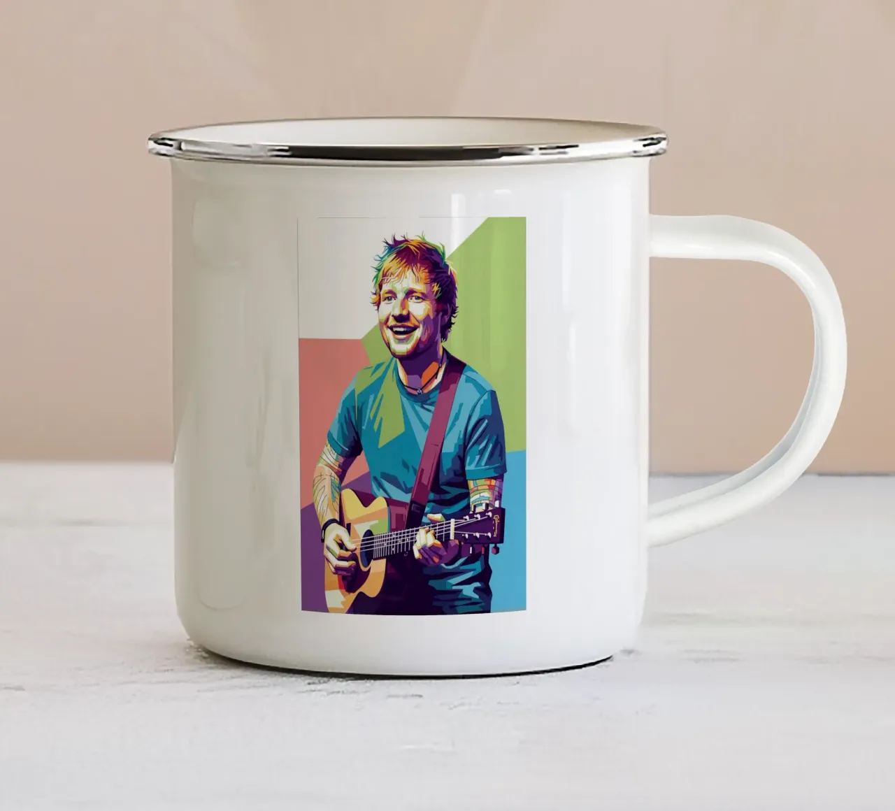 Ed Sheeran si esibisce tazza in smalto da Hantamrata