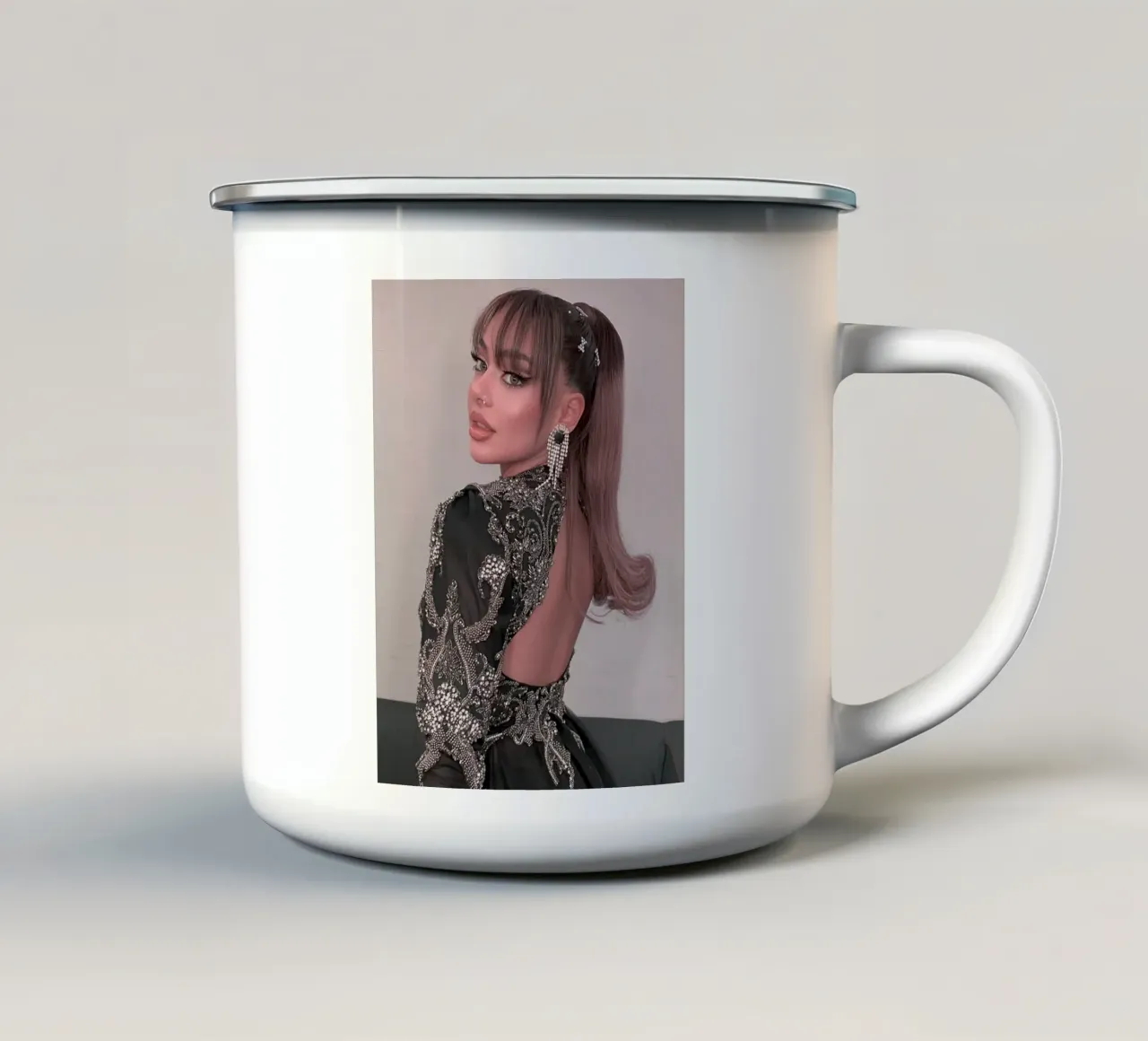 Ayliva tazza in smalto da Musadad Shop