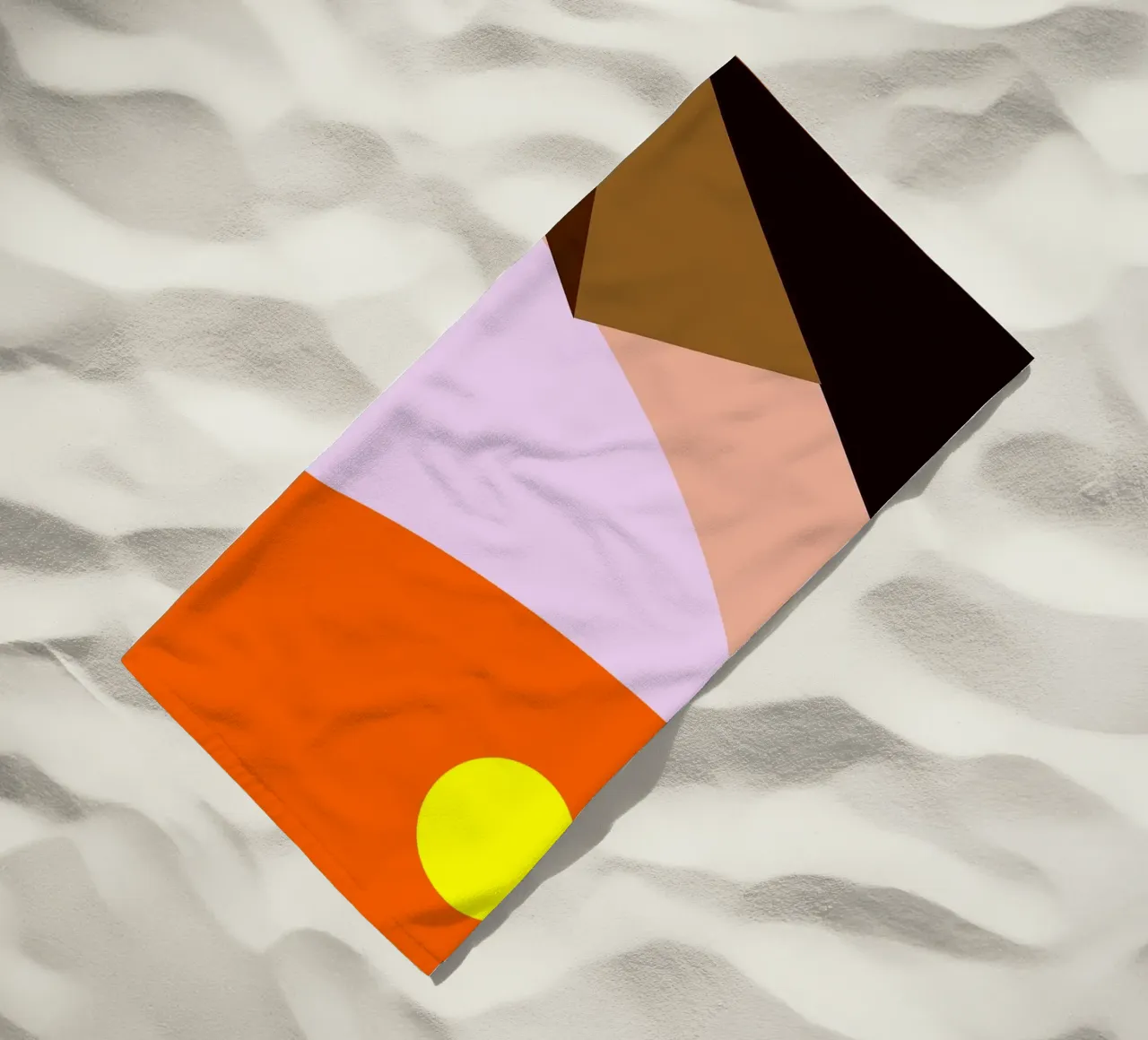 Paesaggio desertico minimalista con sole telo mare da Noah Bouchard