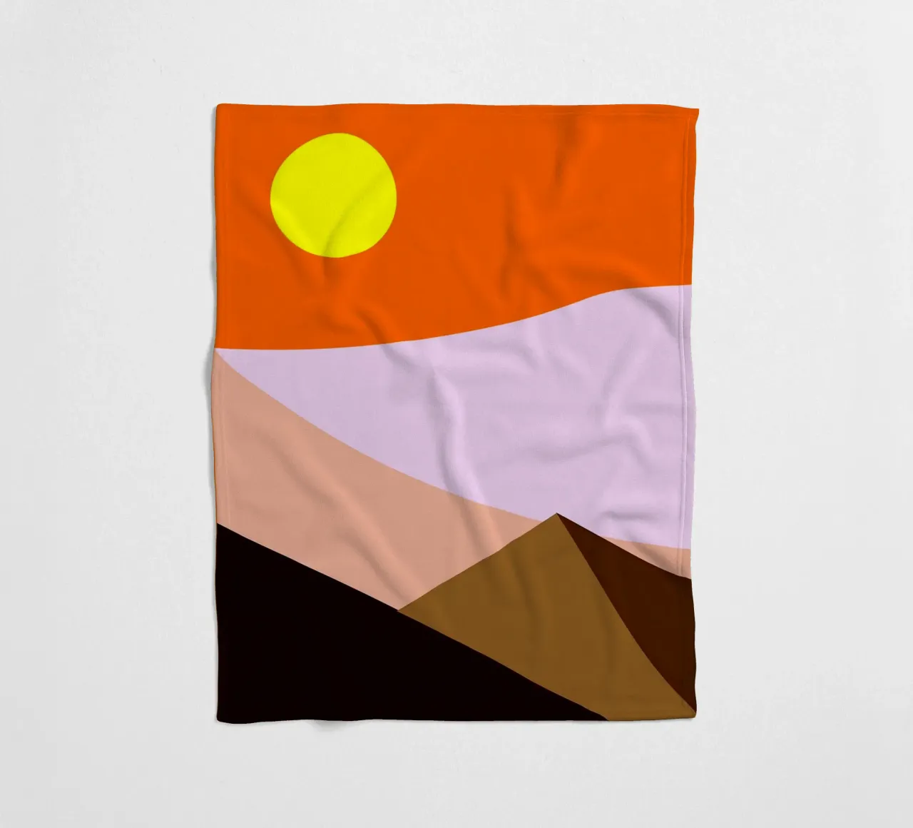 Paesaggio desertico minimalista con sole coperta in pile da Noah Bouchard
