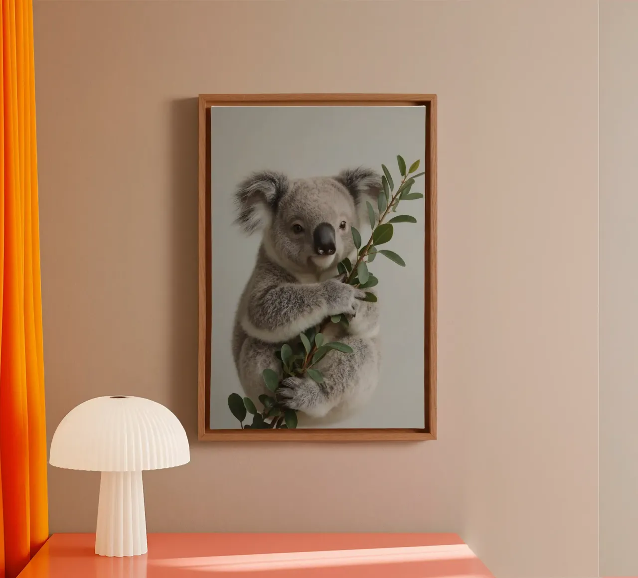 Koala con in mano un ramo di eucalipto tela con Cornice a cassetta da DesignDoodle