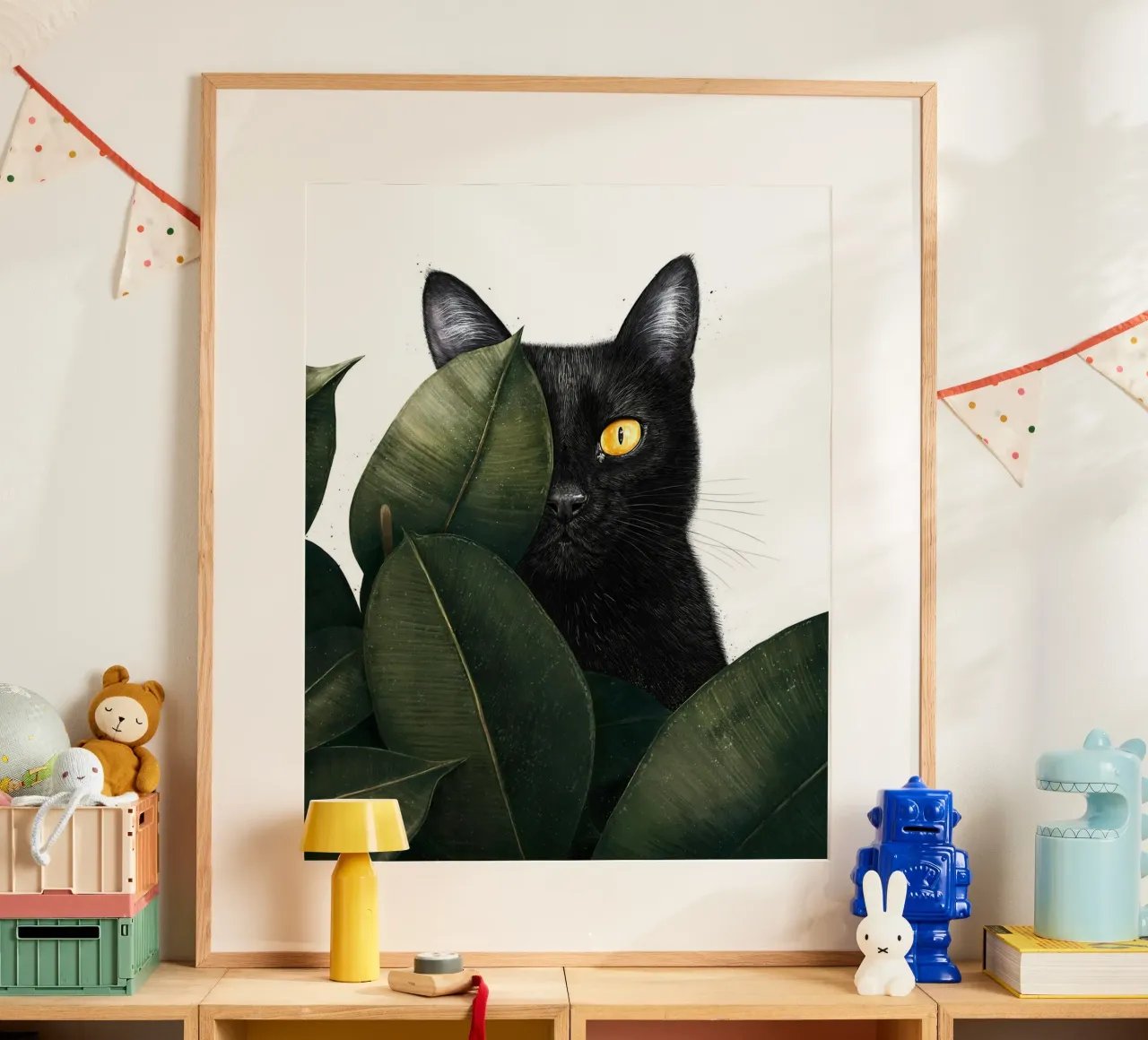 Gatto nero in agguato poster con telaio in plastica da David Jackson