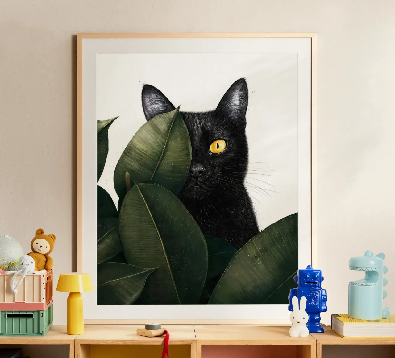 Gatto nero in agguato poster con telaio in plastica da David Jackson