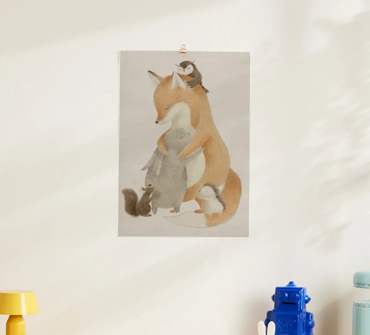 Abbraccio di amici pelosi poster con telaio in alluminio da Panait Ivascu