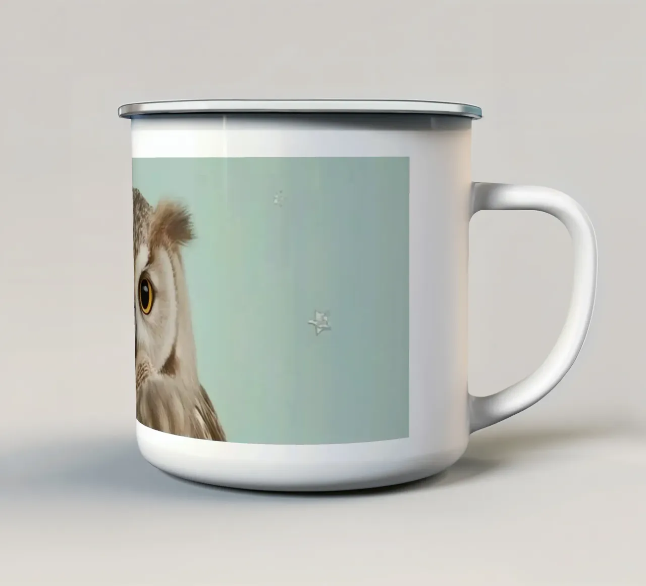 Gufo appollaiato su un ramo con sfondo a stella tazza in smalto da DesignDoodle