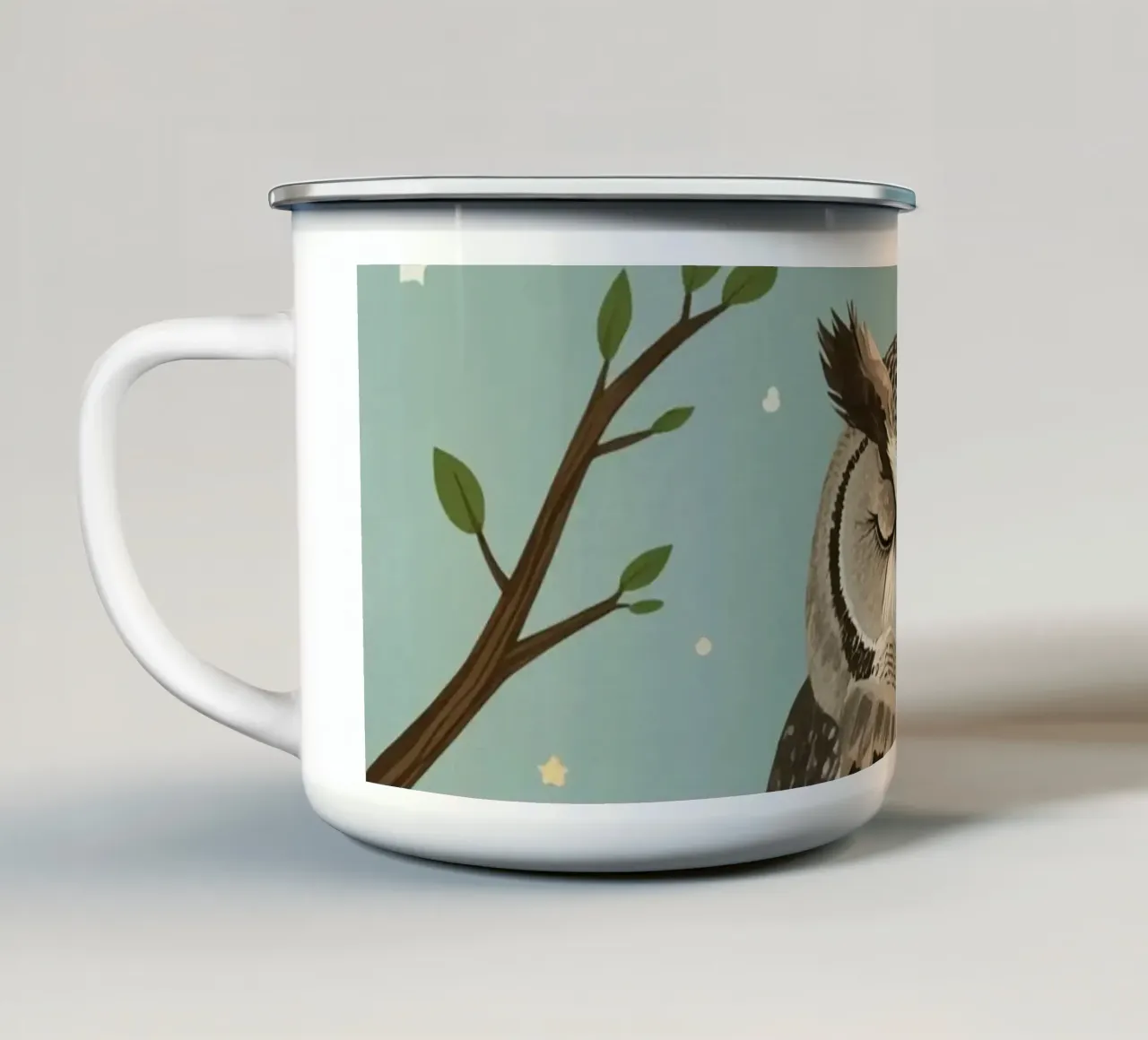 Gufo addormentato appollaiato su un ramo con stelle tazza in smalto da DesignDoodle