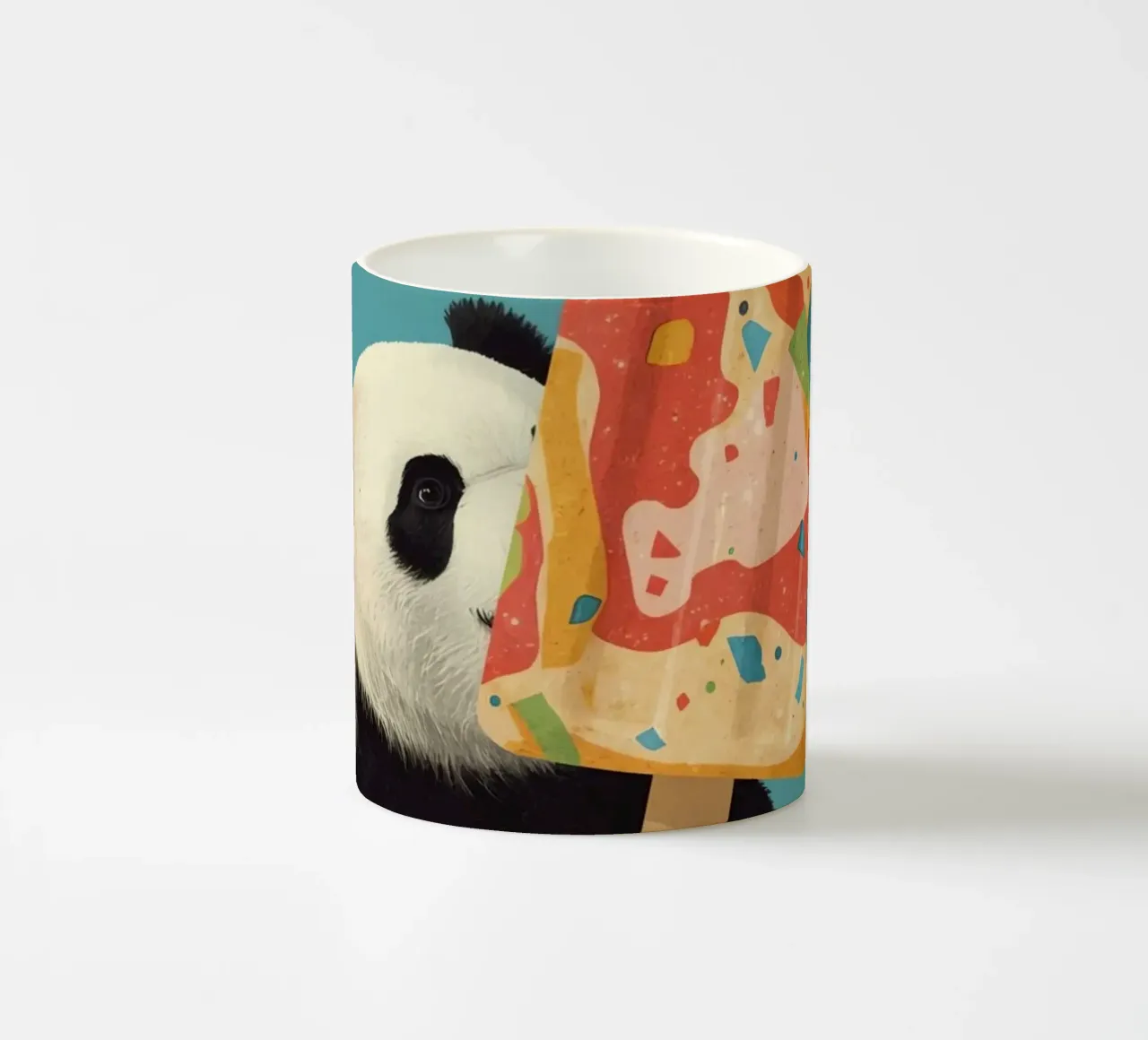 Panda che tiene in mano un grande ghiacciolo colorato tazza in ceramica da DesignDoodle