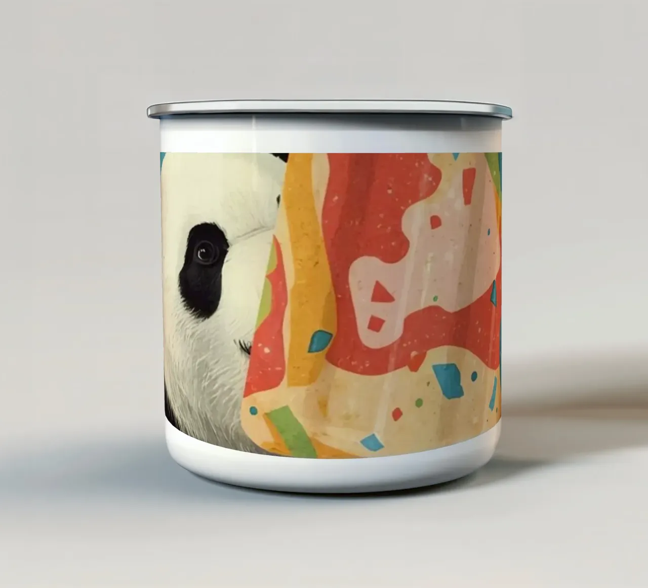 Panda che tiene in mano un grande ghiacciolo colorato tazza in smalto da DesignDoodle