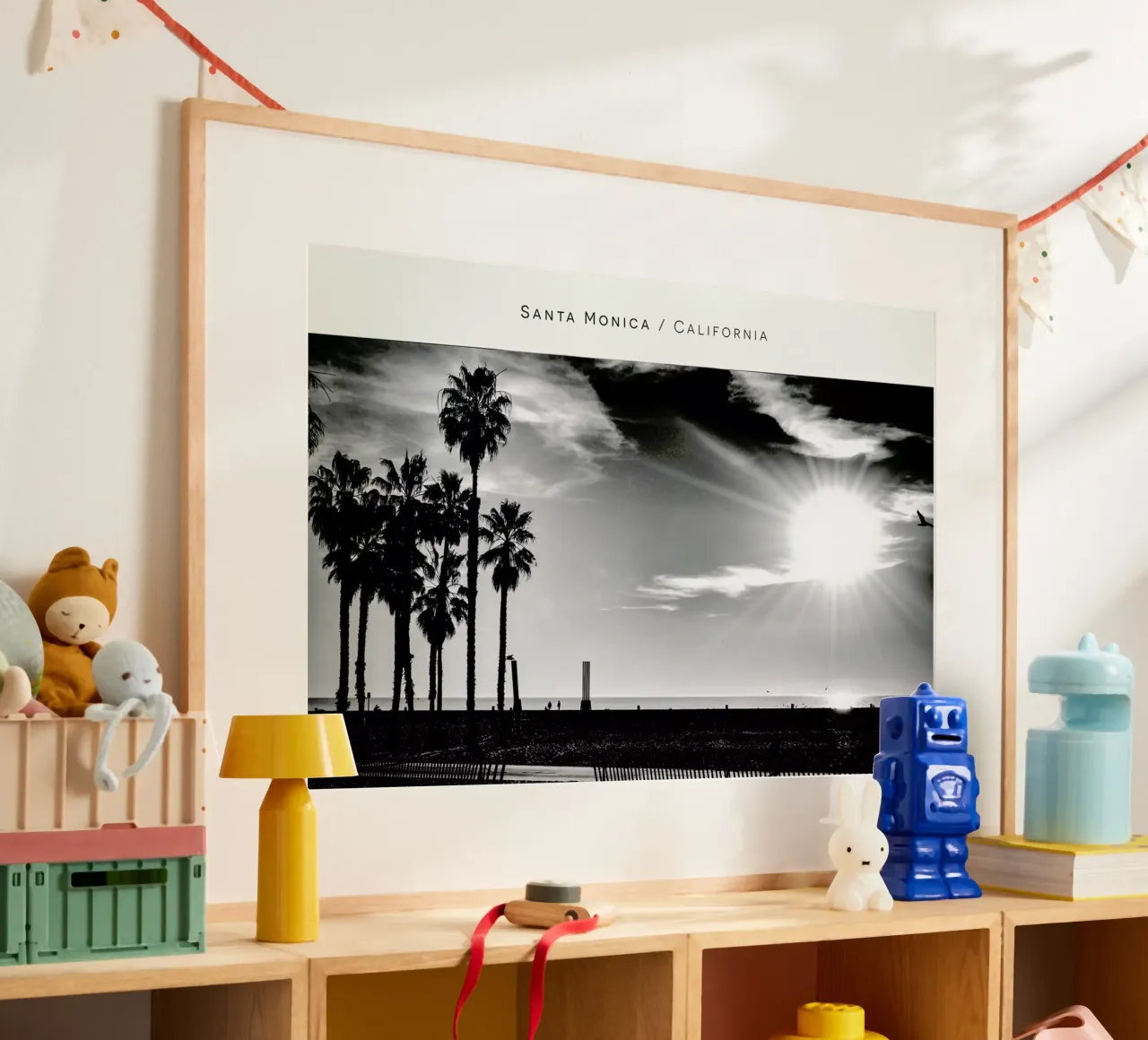 Santa Monica No. 1 B&W poster con telaio in alluminio da In Full Color