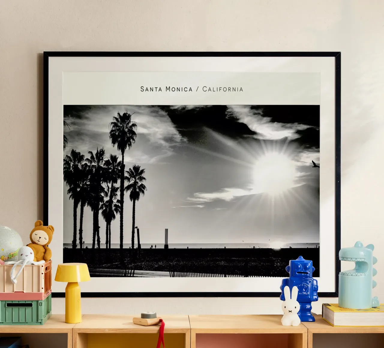 Santa Monica No. 1 B&W poster con telaio in alluminio da In Full Color
