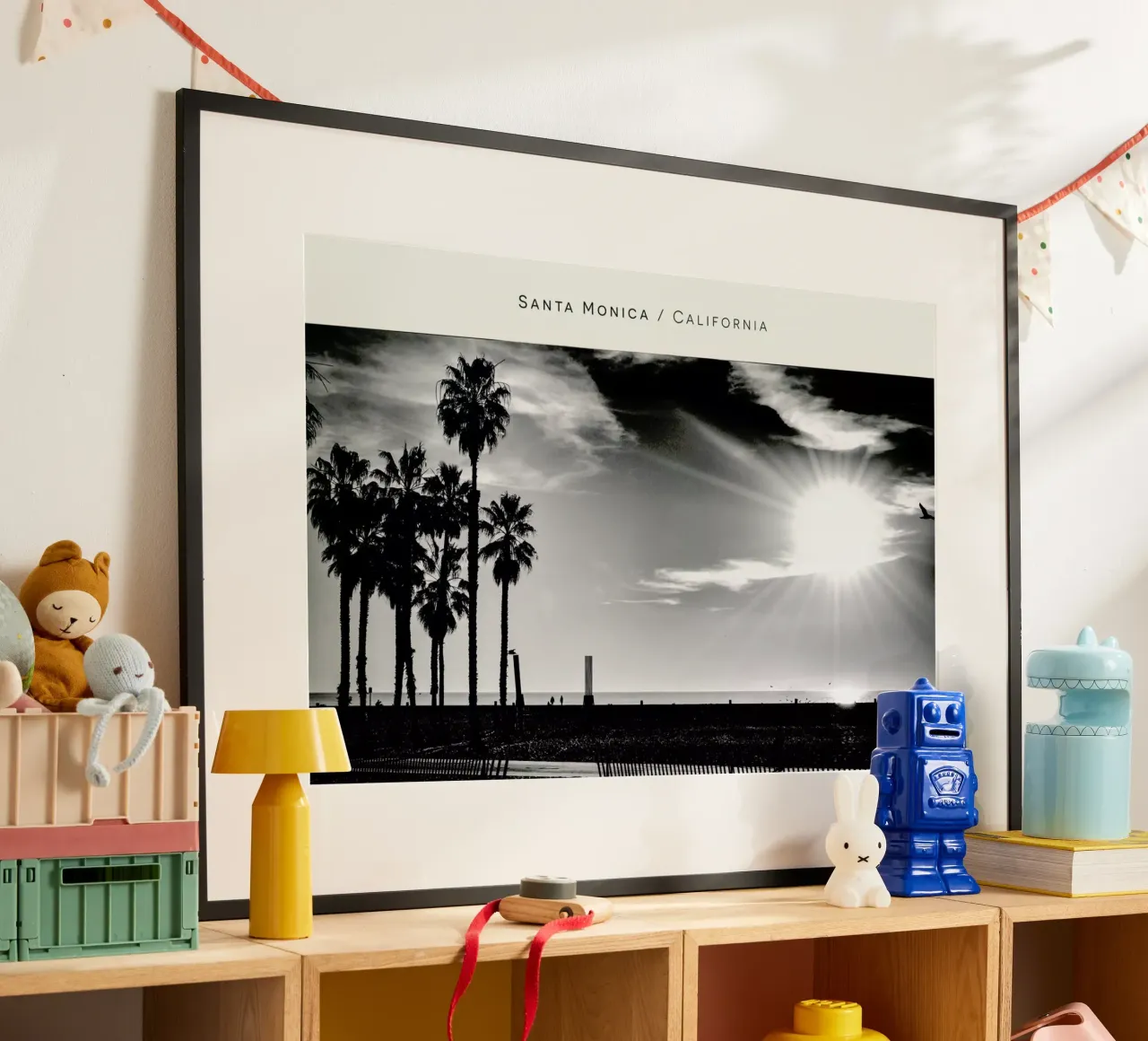 Santa Monica No. 1 B&W poster con telaio in alluminio da In Full Color