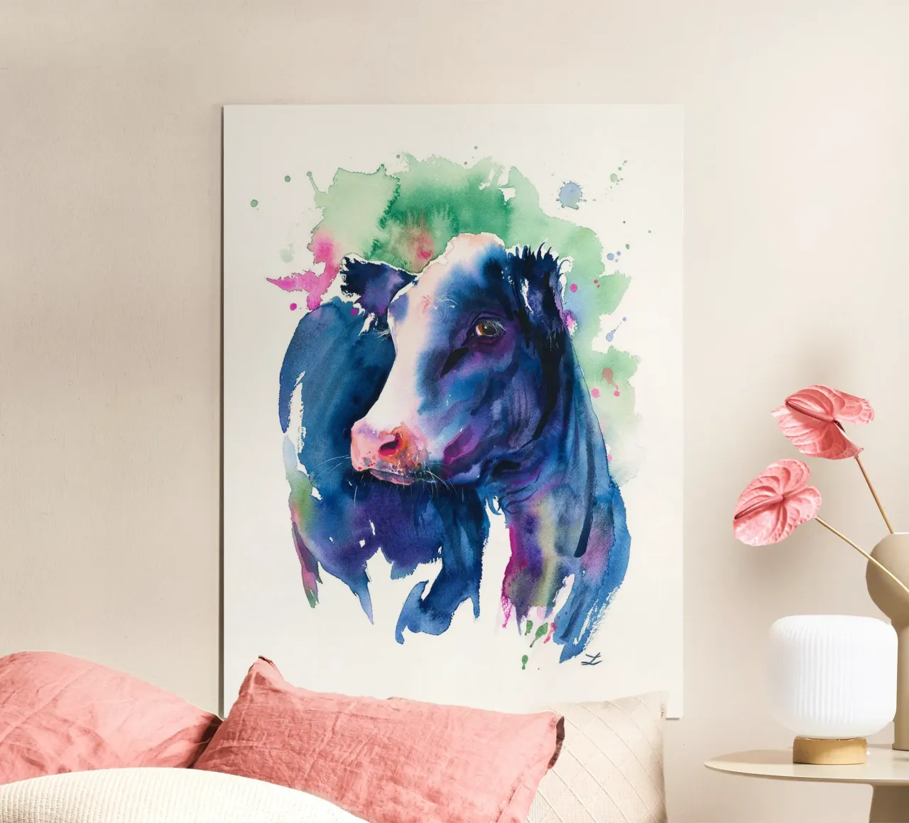 Hübsche blaue Kuh Poster mit Kunststoffrahmen von David Jackson