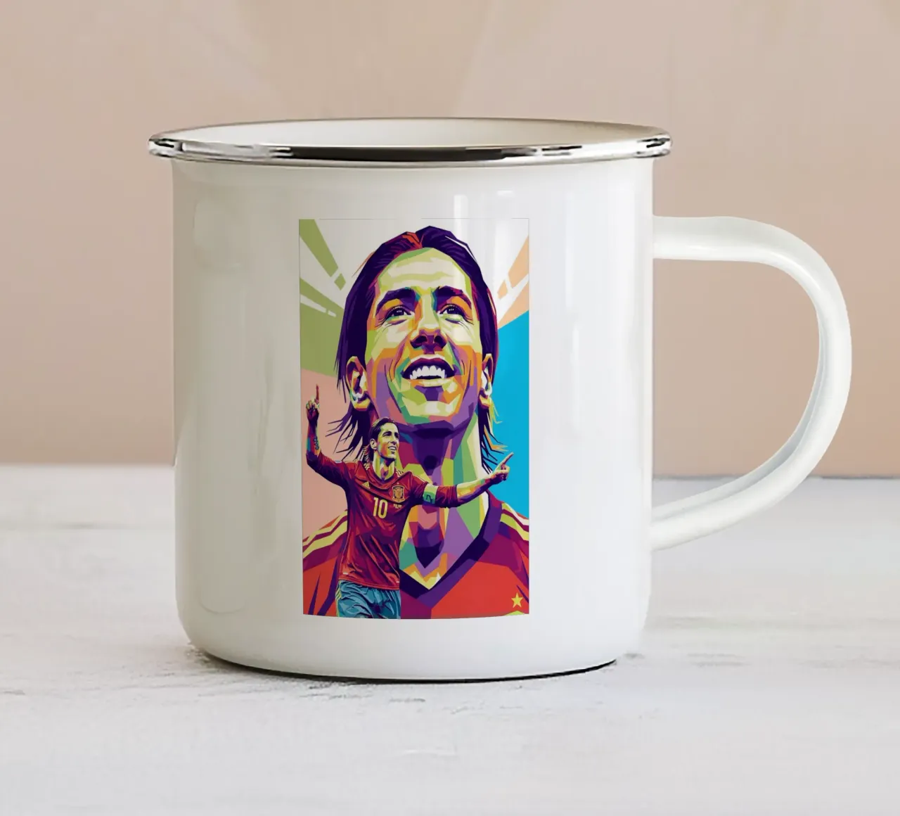 Fernando Torres con l'iconico sorriso tazza in smalto da Hantamrata
