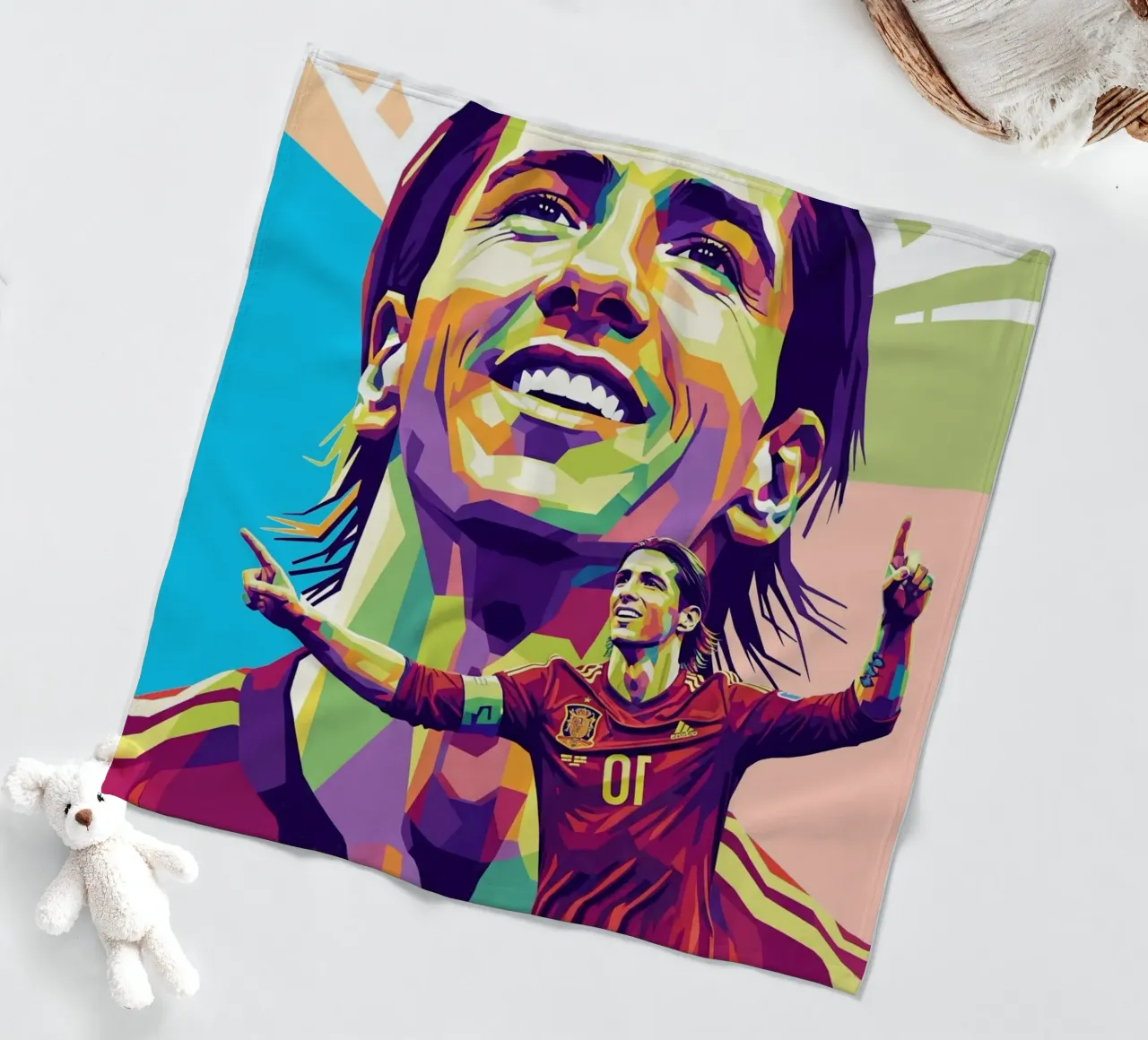 Fernando Torres con l'iconico sorriso coperta in pile da Hantamrata
