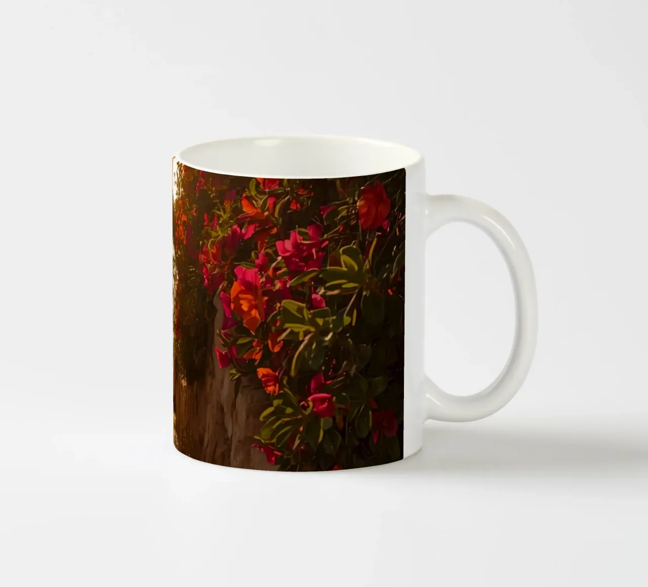 Scala in pietra con fiori che conduce alla vista dell'oceano al tramonto tazza in ceramica da DesignDoodle