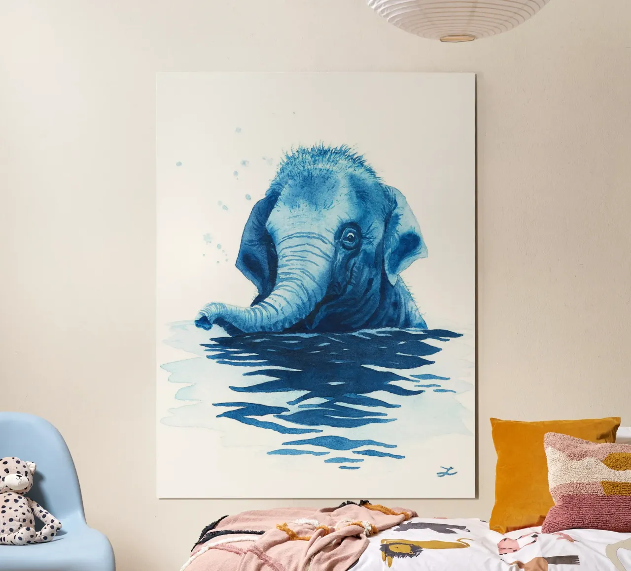 Un cucciolo di elefante che fa il bagno poster da David Jackson